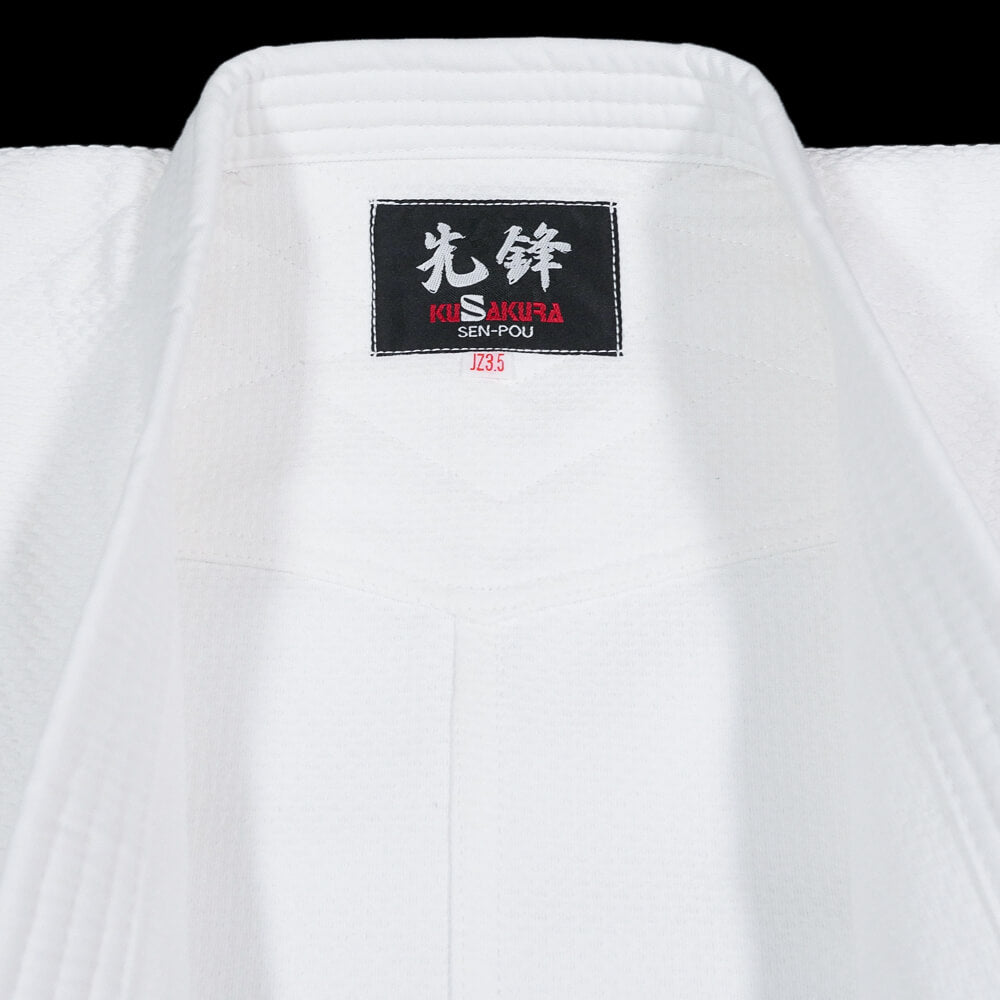 Karate Schwarzer Gürtel Auf Weißer Uniform Karate Oder Judoanzug Gi Mit Schwarzem Gm1497274208 519696899 Karate Schwarzer Gürtel Auf Weißer Uniform Karate Oder Judoanzug Gi Mit Schwarzem Gm1497274208 519696899